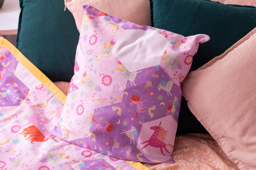 Lemon Lane Cosy-Quilt Unicorn Fabric - Image 4